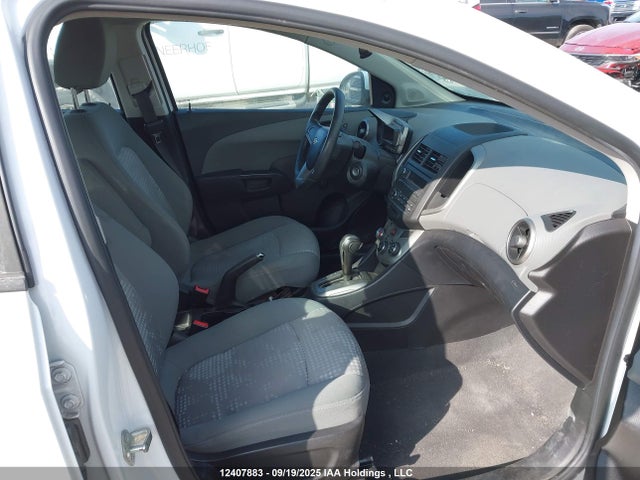1G1JA5EH8E4243691 Chevrolet luw