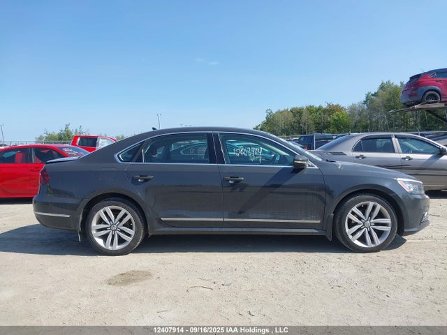 1VWCT7A36HC009945 Volkswagen 1.8 tsi