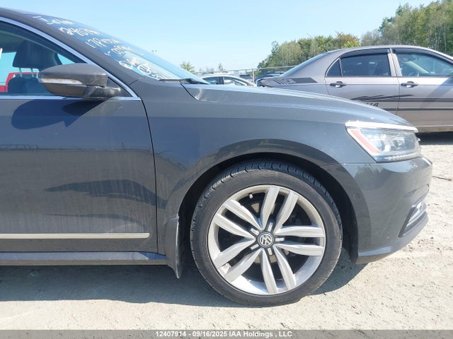 1VWCT7A36HC009945 Volkswagen 1.8 tsi