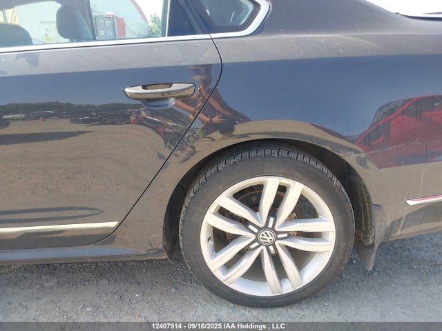 1VWCT7A36HC009945 Volkswagen 1.8 tsi