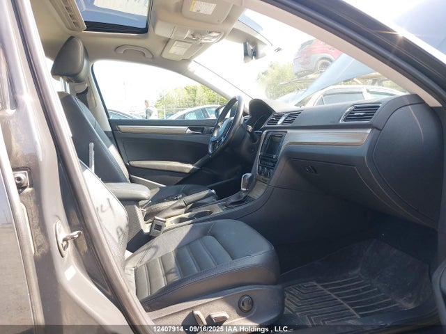 1VWCT7A36HC009945 Volkswagen 1.8 tsi