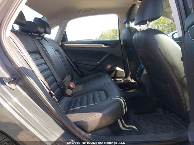 1VWCT7A36HC009945 Volkswagen 1.8 tsi