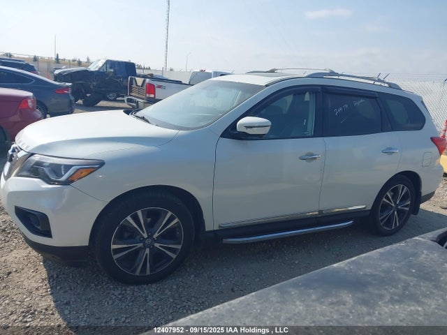 5N1DR2MM8JC615617 Nissan Pathfinder