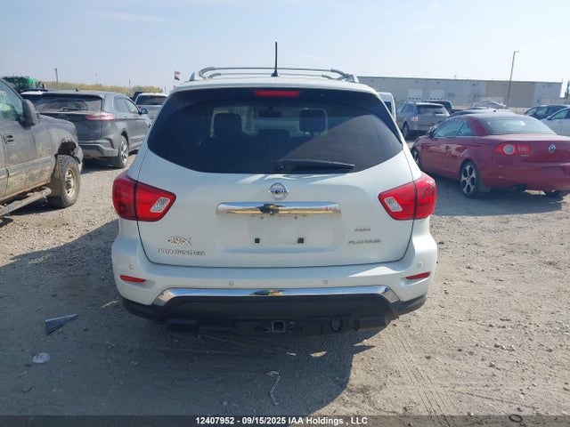 5N1DR2MM8JC615617 Nissan Pathfinder