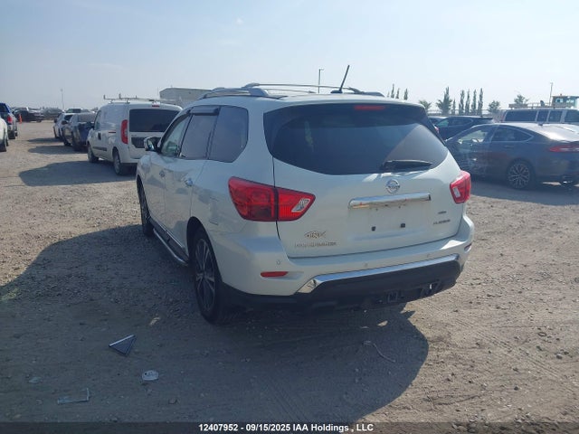 5N1DR2MM8JC615617 Nissan Pathfinder