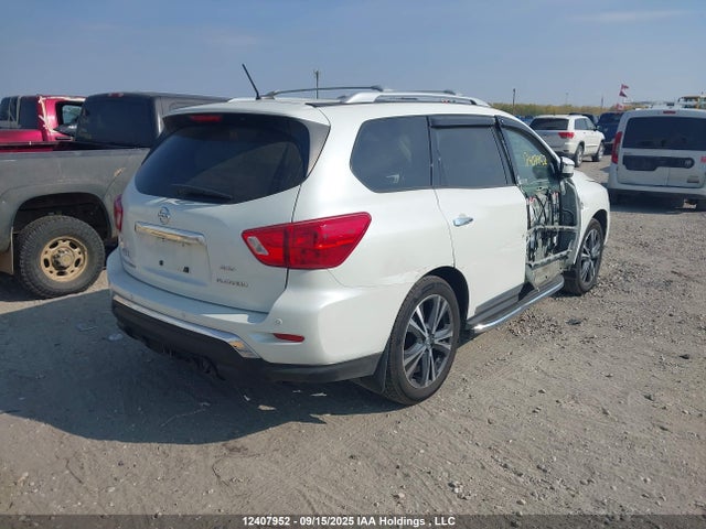 5N1DR2MM8JC615617 Nissan Pathfinder