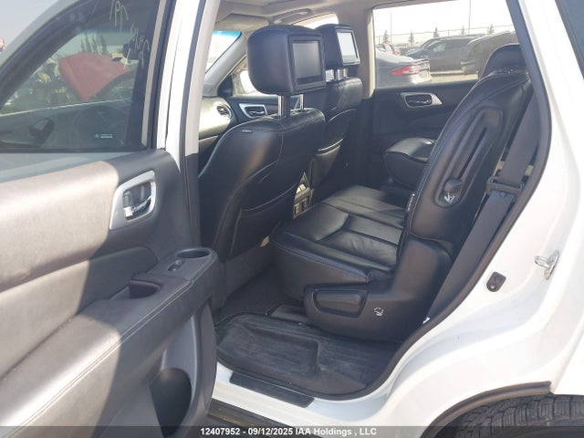 5N1DR2MM8JC615617 Nissan Pathfinder