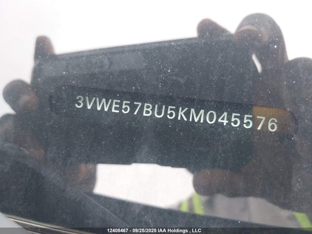 3VWE57BU5KM045576 Volkswagen 1.8 tsi