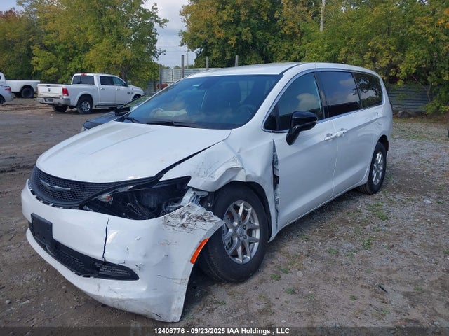 Chrysler 2025 2025 2C4RC1ZG9SR609326 Image 2