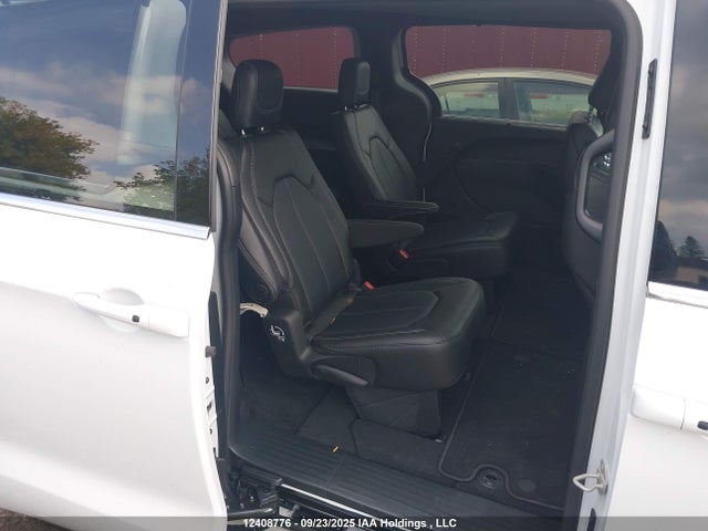 Chrysler 2025 2025 2C4RC1ZG9SR609326 Image 8