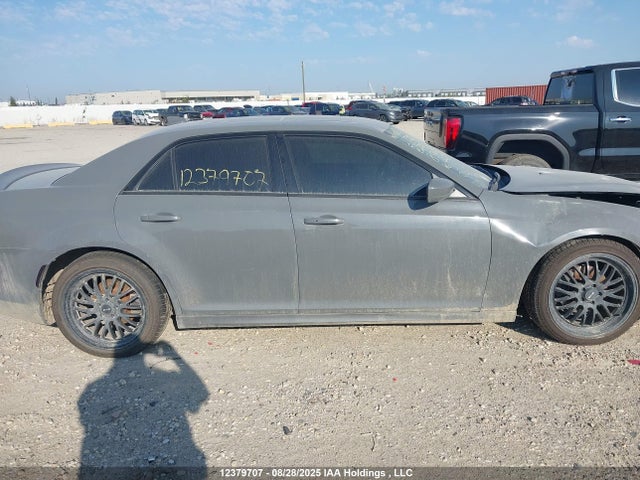 Chrysler 300 2018 2C3CCABG9JH277865 Image 13