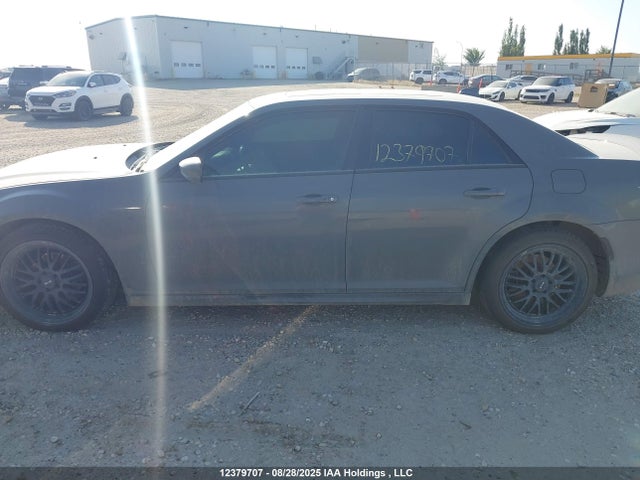 Chrysler 300 2018 2C3CCABG9JH277865 Image 14