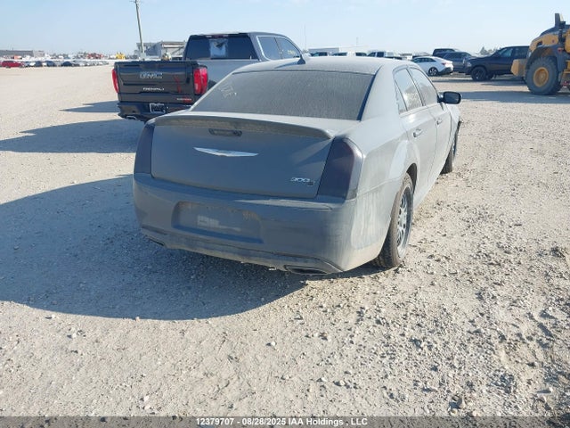 Chrysler 300 2018 2C3CCABG9JH277865 Image 4