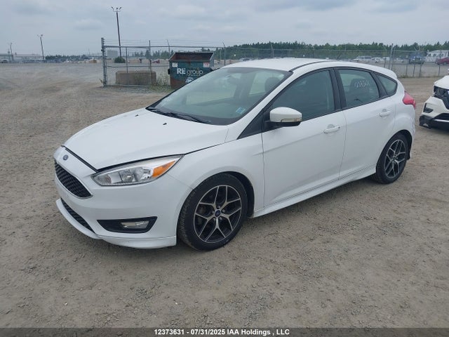 Ford Focus 2016 1FADP3K2XGL218314 Image 2
