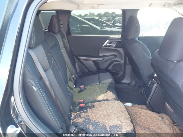 Mitsubishi Outlander 2024 JA4J4VA87RZ616064 Image 8