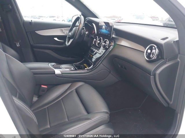 W1N0G8EB4NV336774 Mercedes-Benz Glc 300 4matic