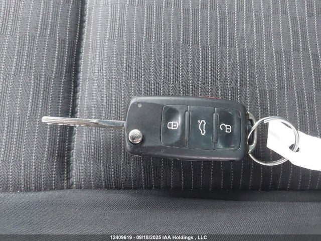 WVGJV7AX4FW522948 Volkswagen 2015