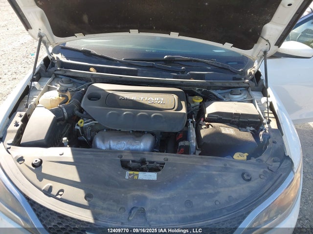 Chrysler 200 2015 1C3CCCFB1FN510615 Image 10