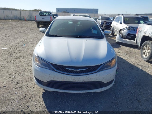 Chrysler 200 2015 1C3CCCFB1FN510615 Image 13