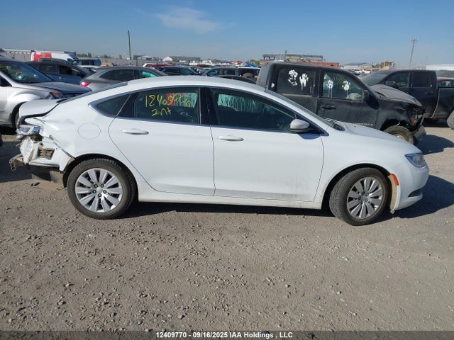 Chrysler 200 2015 1C3CCCFB1FN510615 Image 14