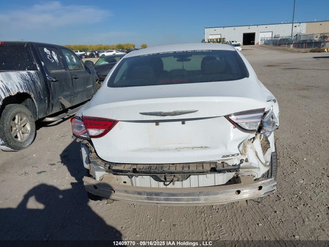 Chrysler 200 2015 1C3CCCFB1FN510615 Image 17