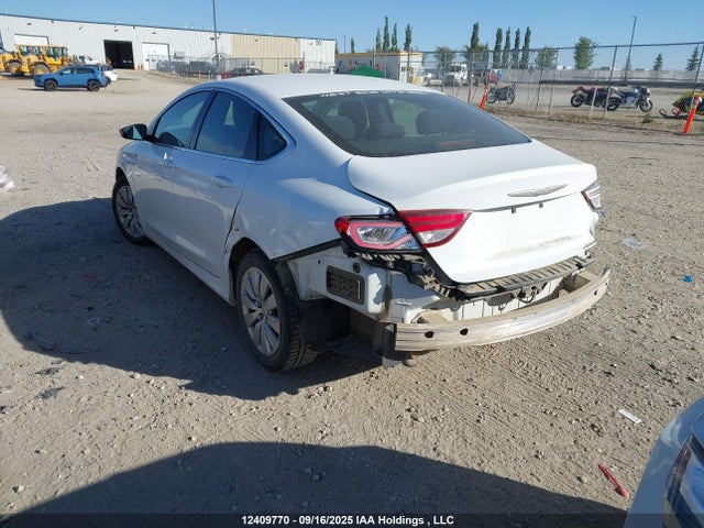 Chrysler 200 2015 1C3CCCFB1FN510615 Image 3