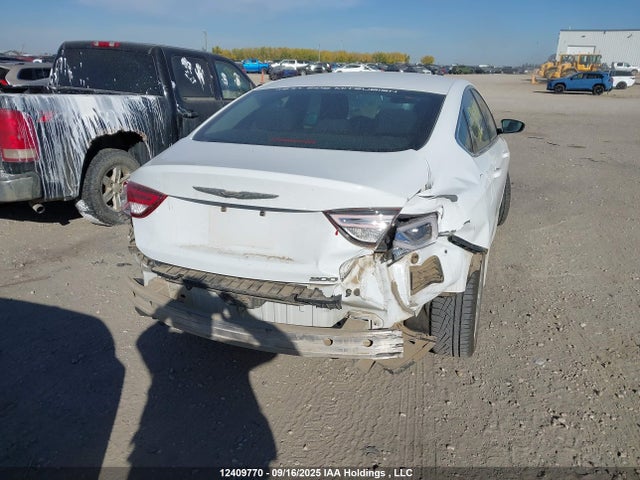 Chrysler 200 2015 1C3CCCFB1FN510615 Image 6