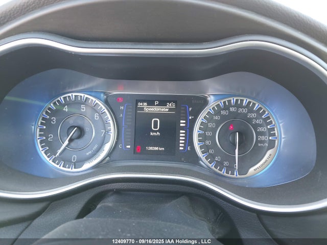 Chrysler 200 2015 1C3CCCFB1FN510615 Image 7