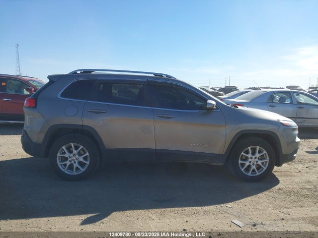 Auction sale of the 2016 Jeep Cherokee Latitude, vin: 1C4PJMCS8GW284825, lot number: 12409780
