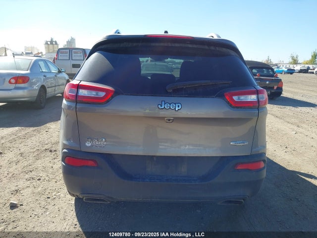 Auction sale of the 2016 Jeep Cherokee Latitude, vin: 1C4PJMCS8GW284825, lot number: 12409780