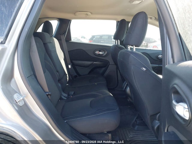 Auction sale of the 2016 Jeep Cherokee Latitude, vin: 1C4PJMCS8GW284825, lot number: 12409780