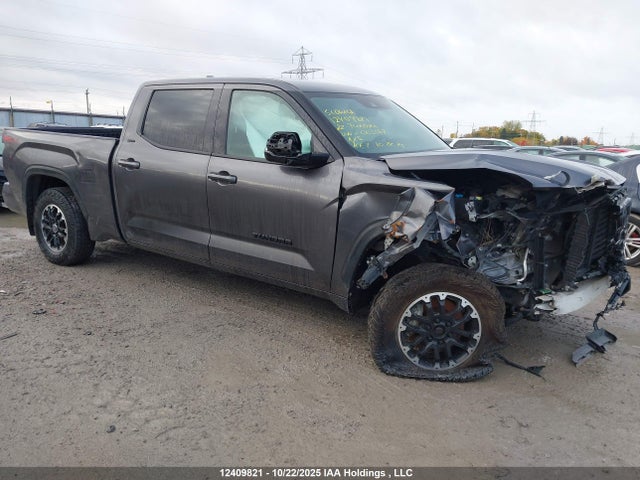 2022 Toyota Tundra Crewmax Sr5 მანქანა იყიდება აუქციონზე, vin: 5TFLA5EC0NX003067, აუქციონის ნომერი: 12409821