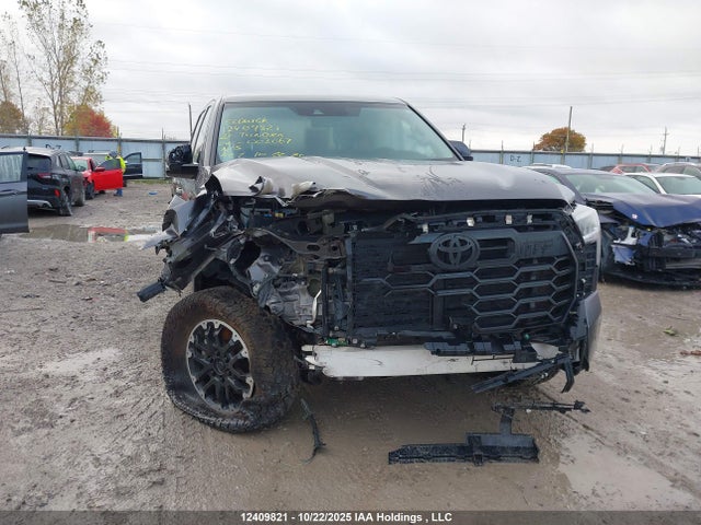 5TFLA5EC0NX003067 Toyota Tundra Crewmax Sr5