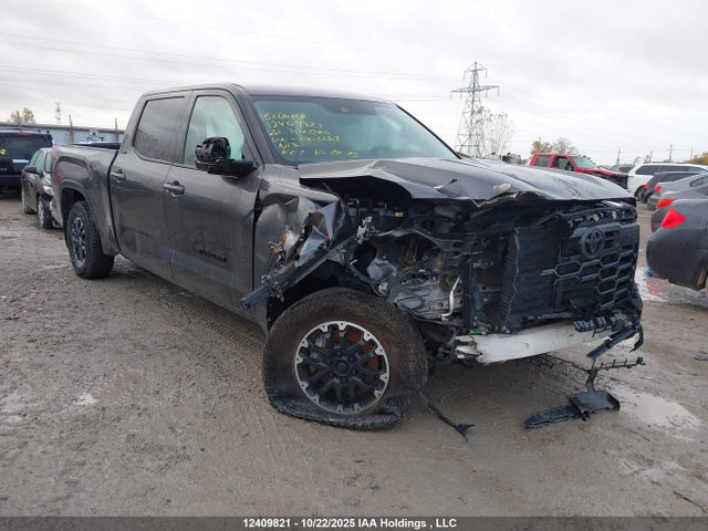 5TFLA5EC0NX003067 Toyota Tundra Crewmax Sr5