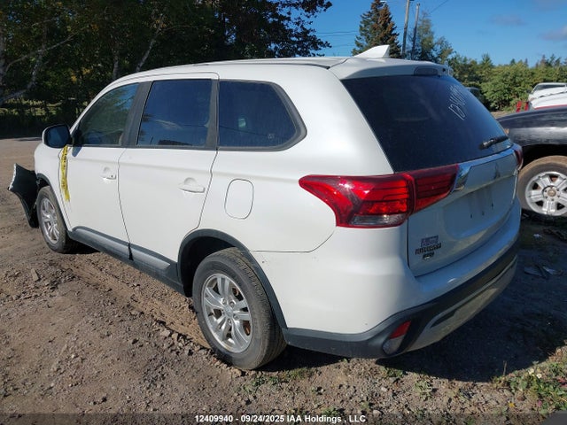 Mitsubishi mivec 2019 JA4AZ2A37KZ606824 Image 3