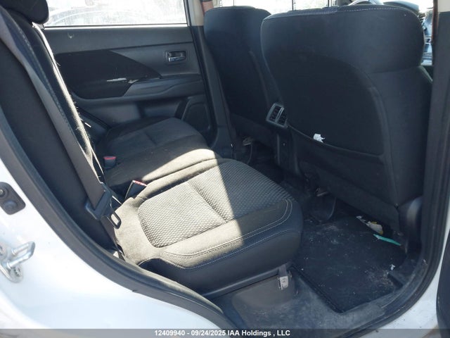 Mitsubishi mivec 2019 JA4AZ2A37KZ606824 Image 8