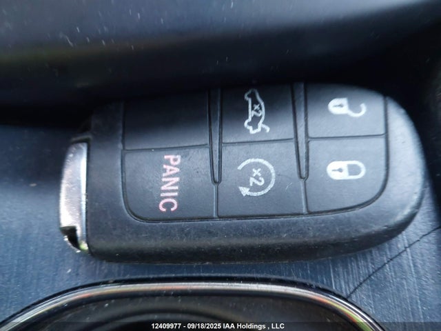 1C3CCCBG6FN694094 Chrysler 2015