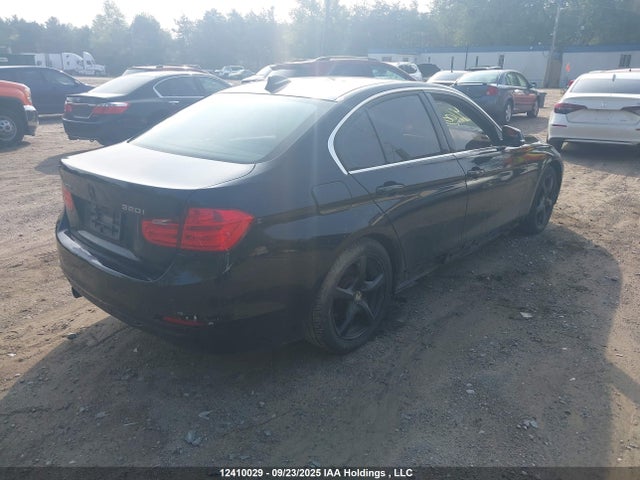 WBA3C3G52FNS76793 BMW 320i