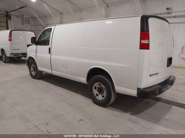 GMC lv1 - spark ignited direct injection, variable valve timing, e85 max, iron 2019 1GTW7AFP1K1353585 Image 3