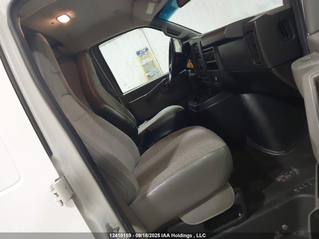 GMC lv1 - spark ignited direct injection, variable valve timing, e85 max, iron 2019 1GTW7AFP1K1353585 Image 5