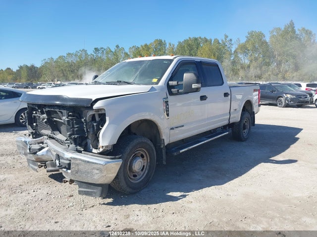 Ford 2019 2019 1FT8W3BTXKEF86819 Image 2