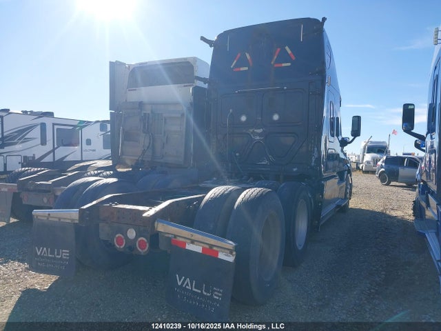 1FUJGLDR0HLHP4653 Freightliner Detroit Diesel Dd15