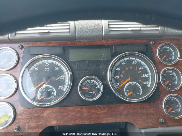 1FUJGLDR0HLHP4653 Freightliner Detroit Diesel Dd15