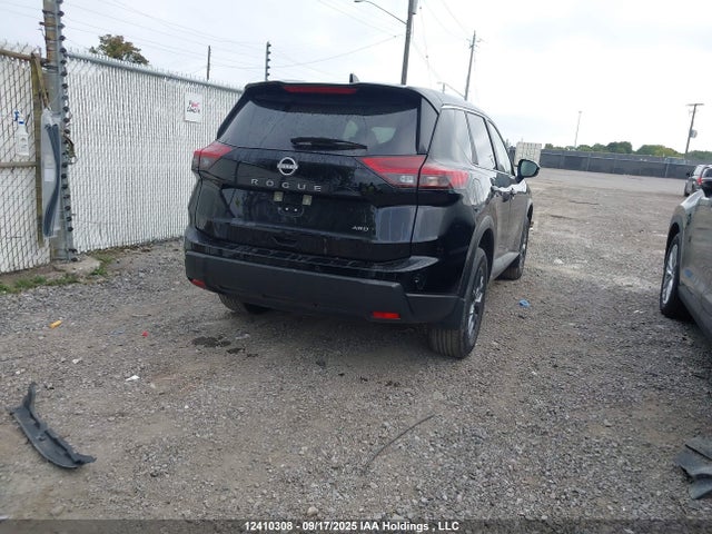 JN8BT3ABXSW154415 Nissan Rogue