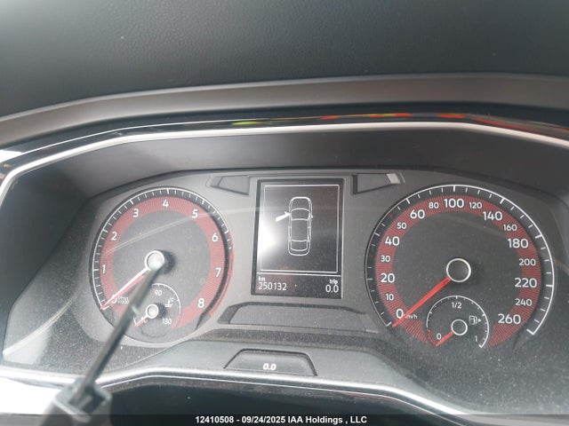 3VWE57BU2KM050542 Volkswagen 1.8 tsi