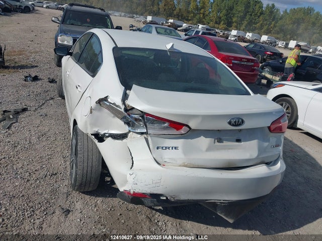 KNAFX4A8XE5057850 KIA Forte