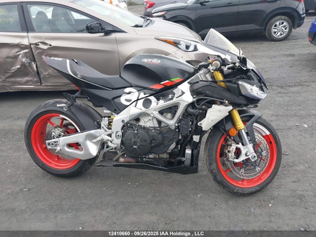 ZD4KYUA09RS000883 Aprilia Rs