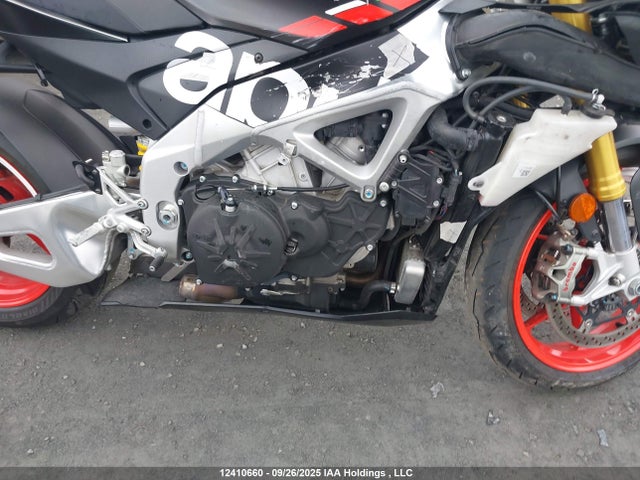 ZD4KYUA09RS000883 Aprilia Rs
