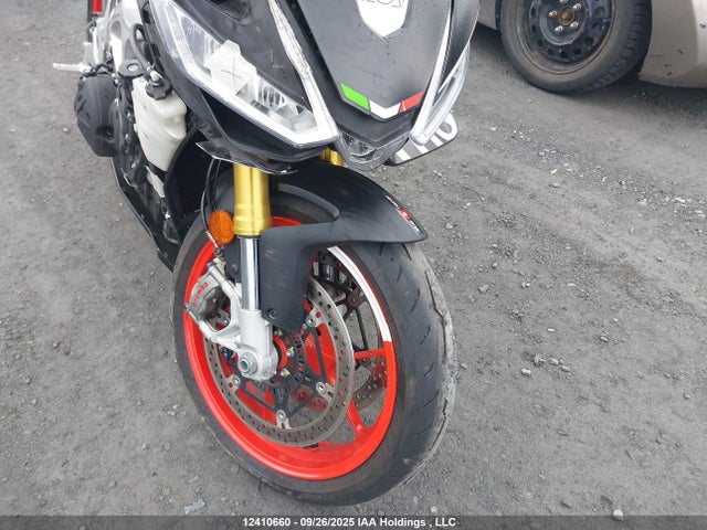 ZD4KYUA09RS000883 Aprilia Rs