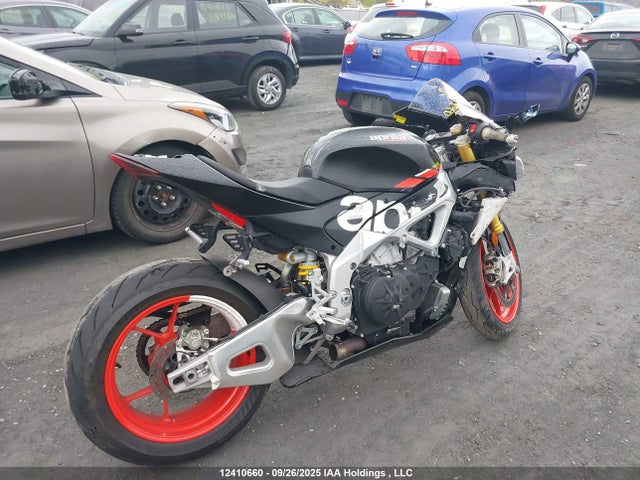 ZD4KYUA09RS000883 Aprilia Rs